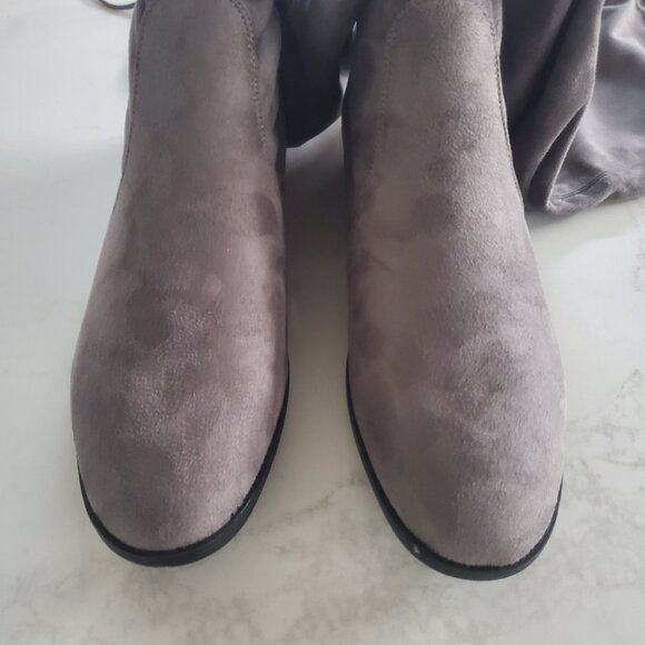 New Beston Grey Faux Suede Women's Pull On Over the Knee Stretch Boots  10 - Picture 8 of 14